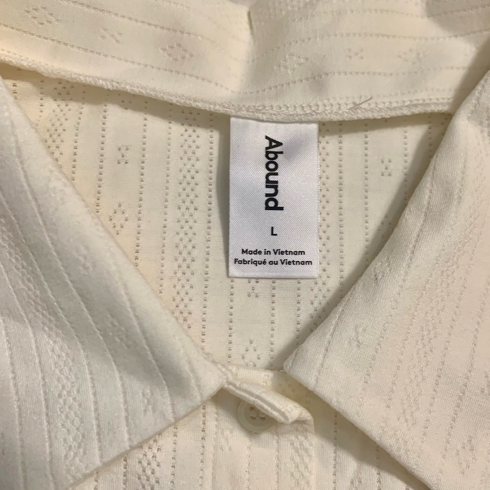 NWT Crop Top Large Abound Cream Geometric Long Sleeved ButtonUp Collar - Picture 9 of 13